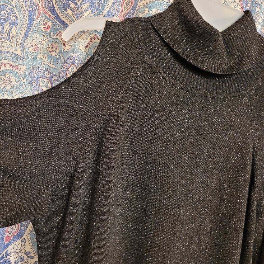 Size XL International Concepts cold shoulder turtleneck sweater